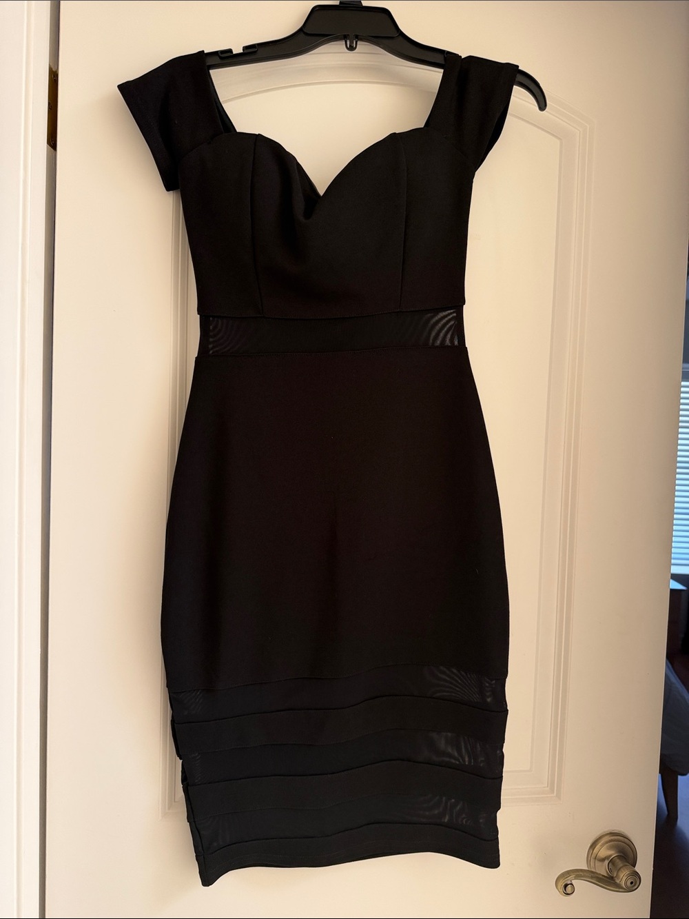 Black Fitted Cap-Sleeve Cocktail Dress